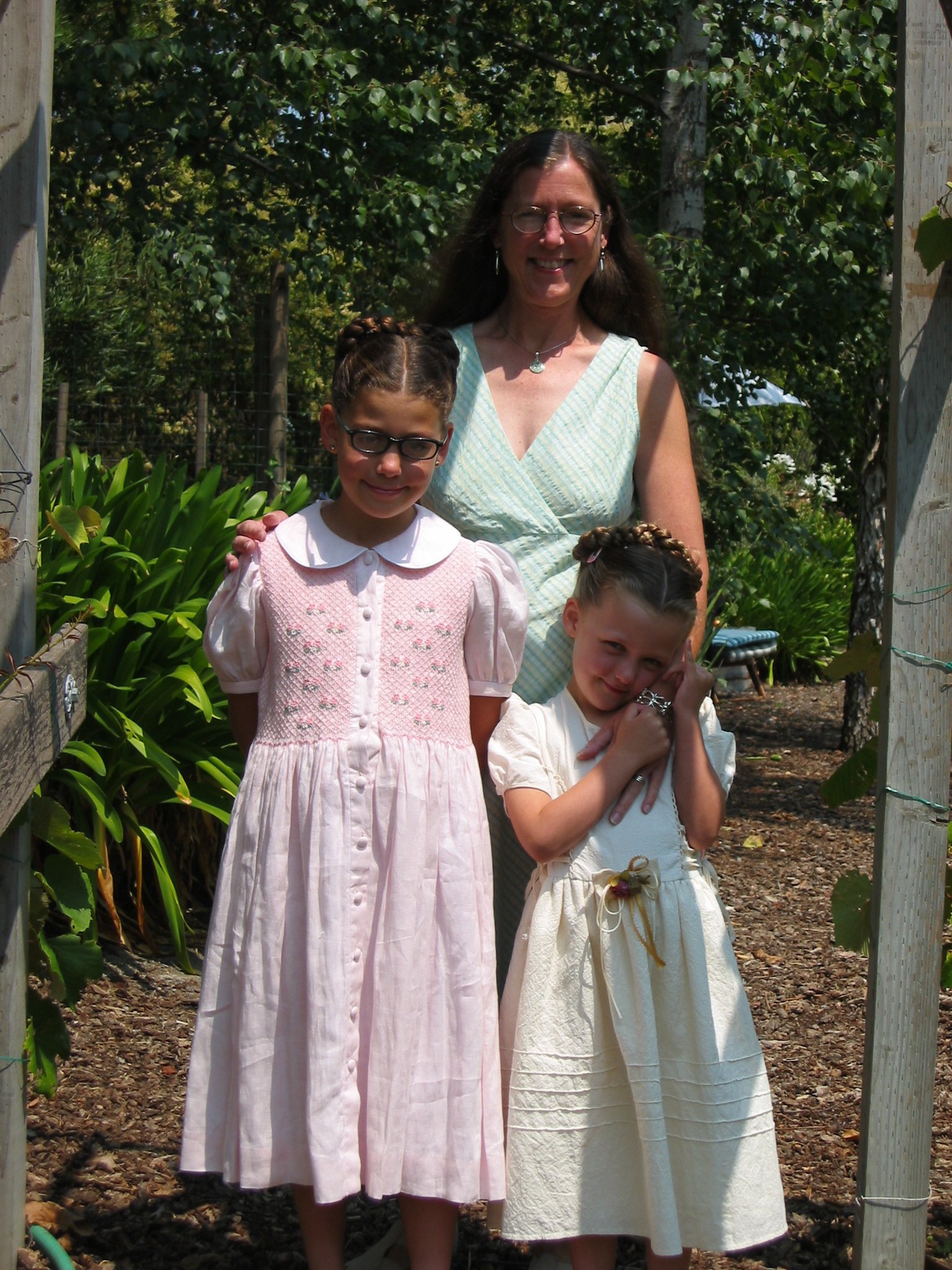 2002-08-18 - Bestemor's.jpg - My Three Gals